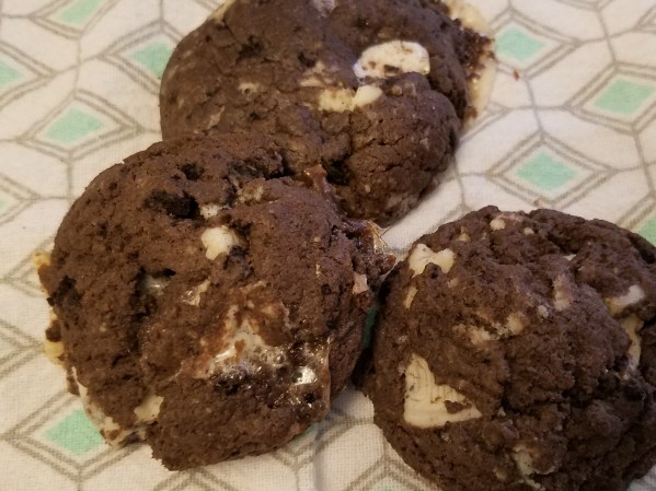Oreo and Marshmallow Cookies